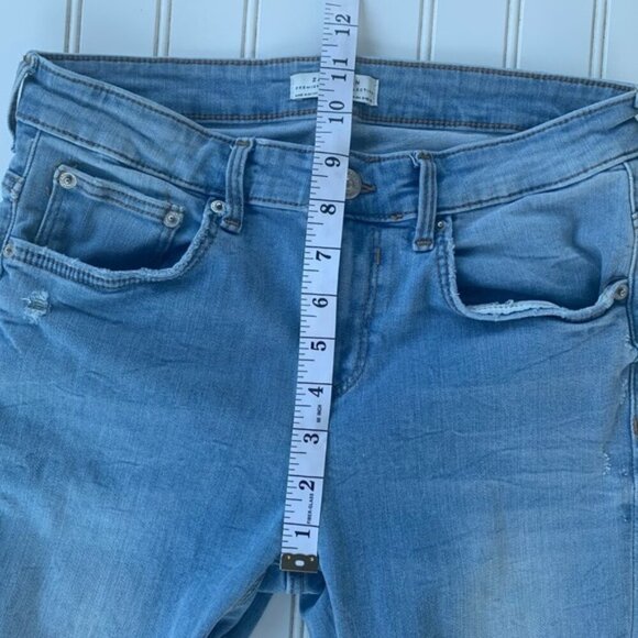Zara Woman light wash distressed mid rise skinny jeans size 6 - Picture 8 of 9